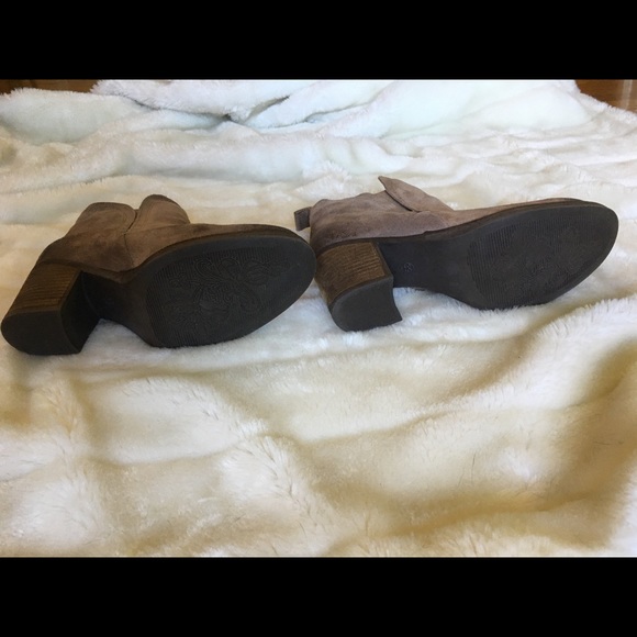 Boss and Co. Chelsea Belfield Bootie | EUC | - Picture 5 of 8